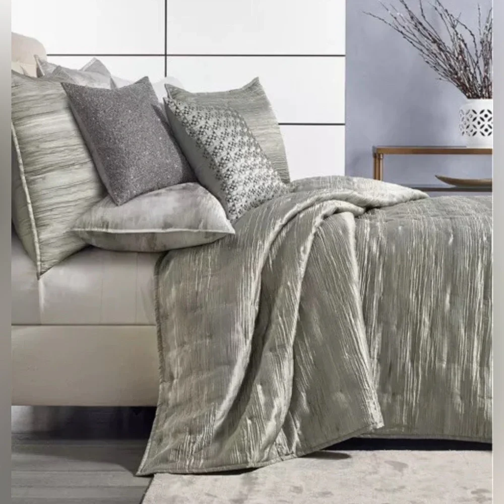 Hotel Collection Iridescence Quilted Coverlet Full/Queen $420 NEW